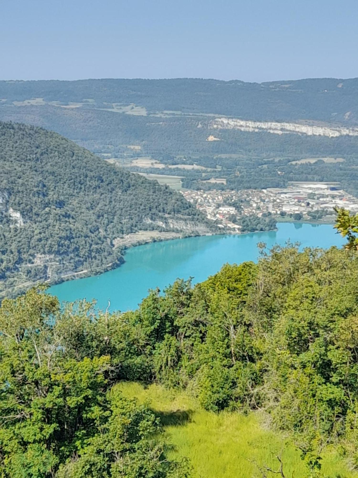 Chaleureux Appartement Nantua Exterior foto